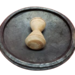 AFRICAN HANDMADE CLAY EARTHENWARE POT / APOTOYEWA / WOODEN GRINDER / ASANKA BOWL / MEDIUM SIZE /PILON EN BOIS/ PARFAIT POUR LE BROYAGE (25.0LBS)